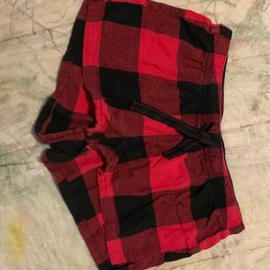 Old navy plaid shorts